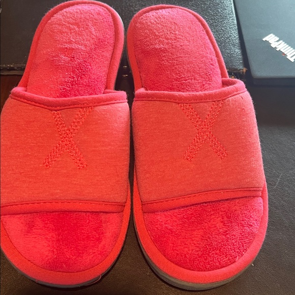 Slippers 💕🌸💕 - Picture 3 of 4